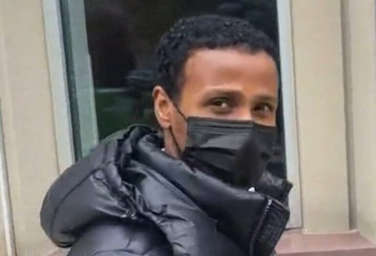 Man wearing face mask